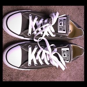 Converse Chuck Taylor All Star low tops (unisex)